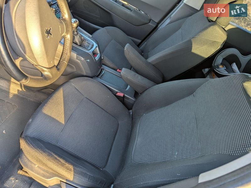 Микровэн Peugeot 5008 2010 в Рава-Русской