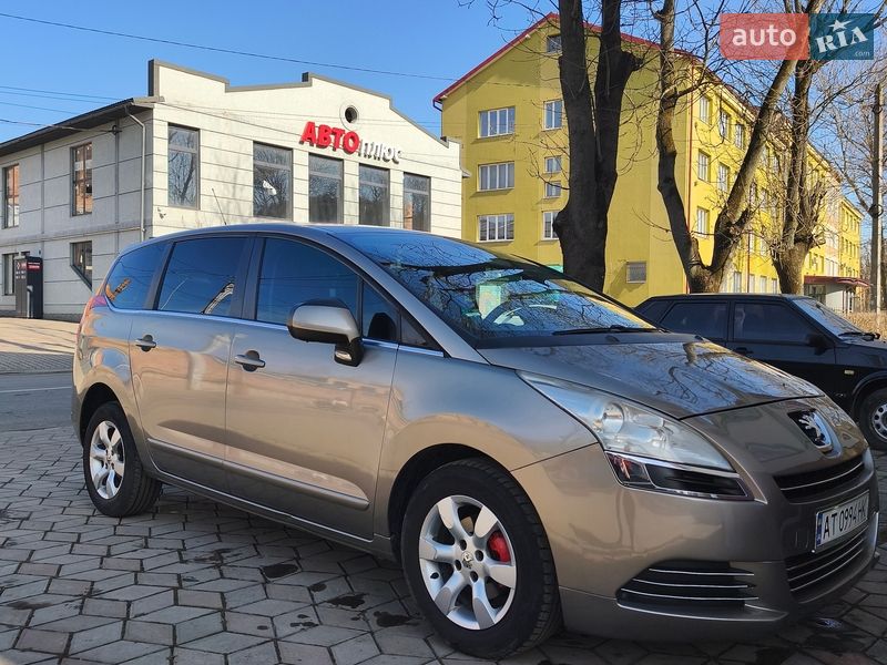 Peugeot 5008 2011