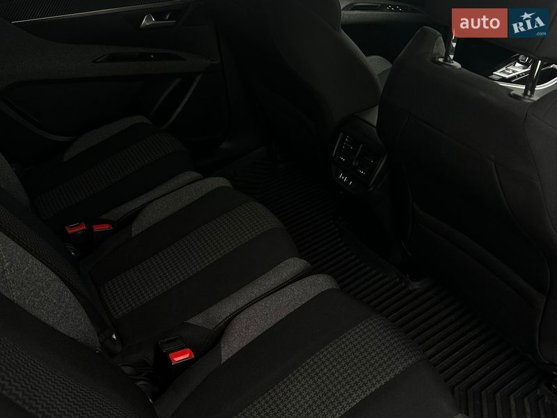 Внедорожник / Кроссовер Peugeot 5008 2017 в Львове фото 41 Внедорожник / Кроссовер Peugeot 5008 2017 в Львове