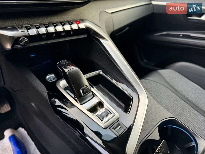 Внедорожник / Кроссовер Peugeot 5008 2019 в Луцке