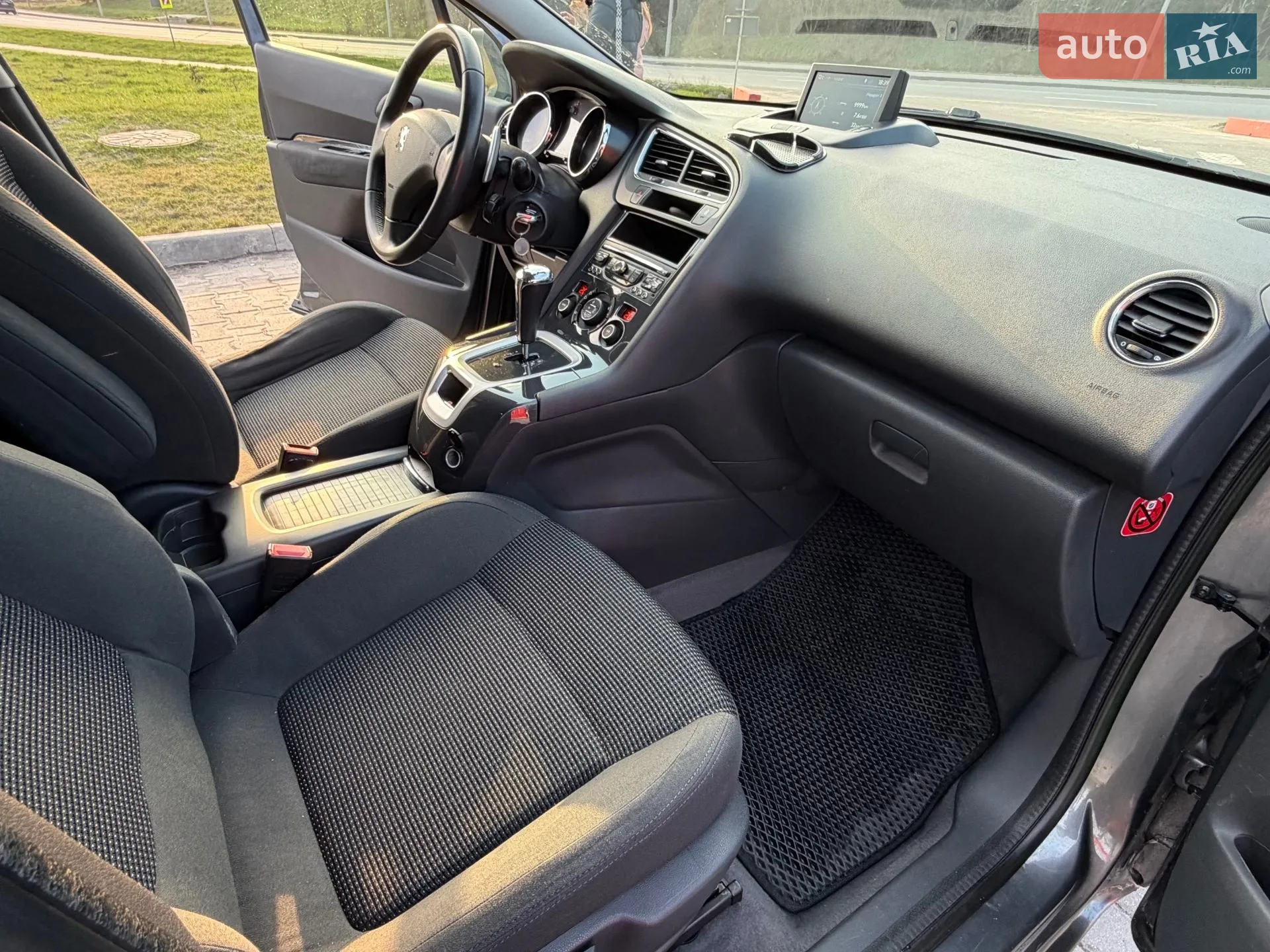 2012 Peugeot 5008 - мініатюра 18