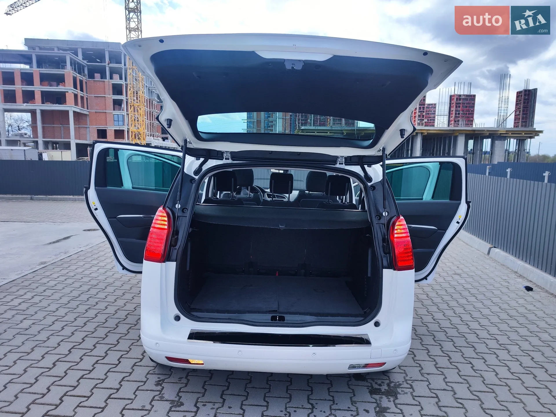 2016 Peugeot 5008 - мініатюра 3