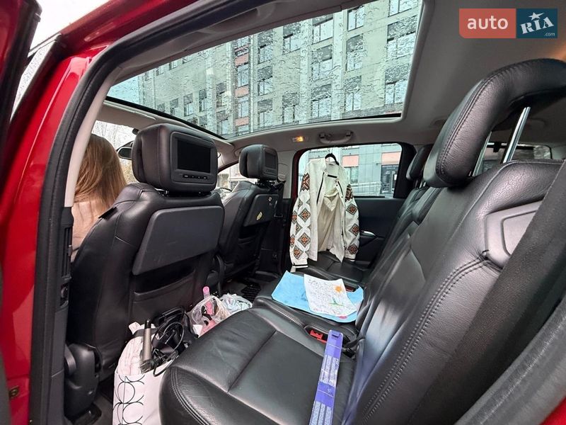 Микровэн Peugeot 5008 2011 в Киеве