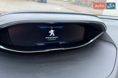 Внедорожник / Кроссовер Peugeot 5008 2020 в Черкассах