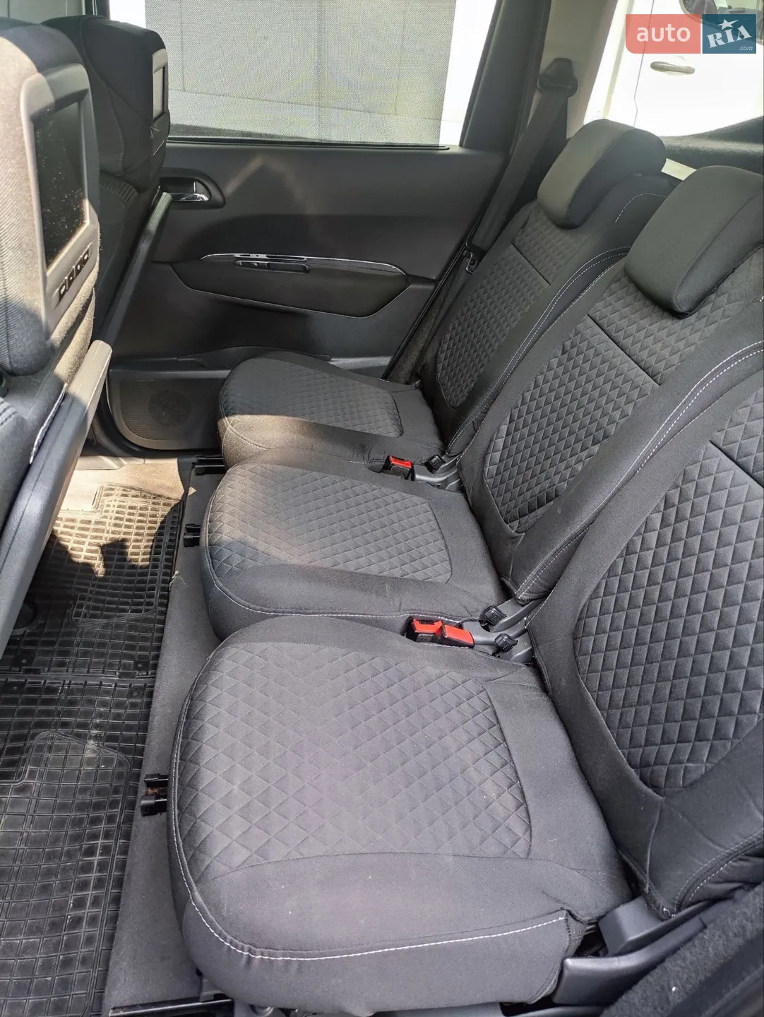 2010 Peugeot 5008 - мініатюра 10