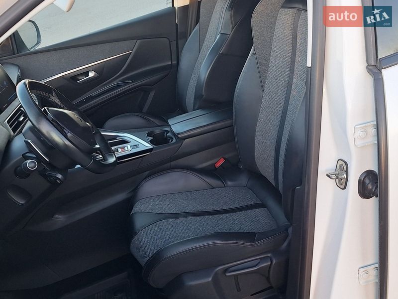 Внедорожник / Кроссовер Peugeot 5008 2017 в Львове фото 15 Внедорожник / Кроссовер Peugeot 5008 2017 в Львове