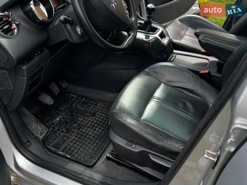 Микровэн Peugeot 5008 2012 в Ивано-Франковске фото 17 Микровэн Peugeot 5008 2012 в Ивано-Франковске