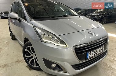 Мікровен Peugeot 5008 2015 в Стрию
