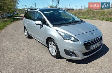 Мікровен Peugeot 5008 2015 в Стрию