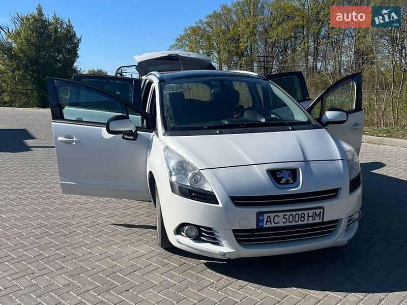 Peugeot 5008 2011