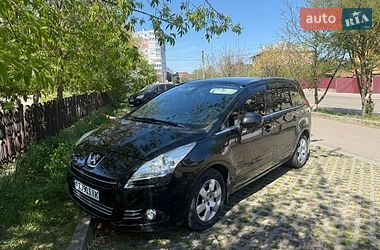Микровэн Peugeot 5008 2011 в Городенке