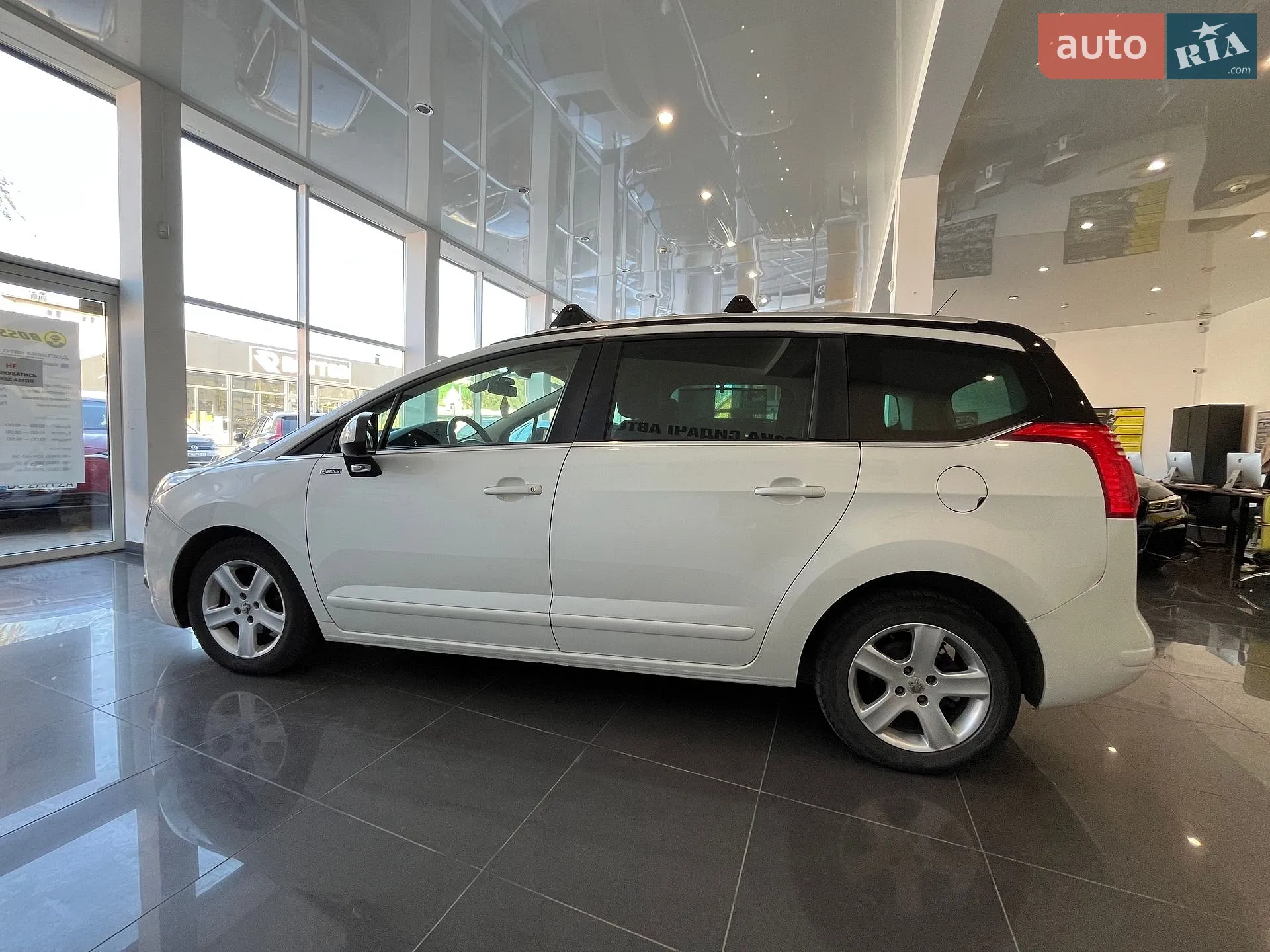2012 Peugeot 5008 - мініатюра 4