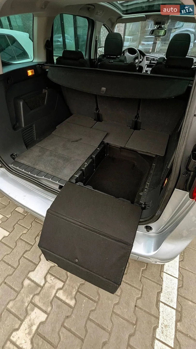 2011 Peugeot 5008 - мініатюра 31