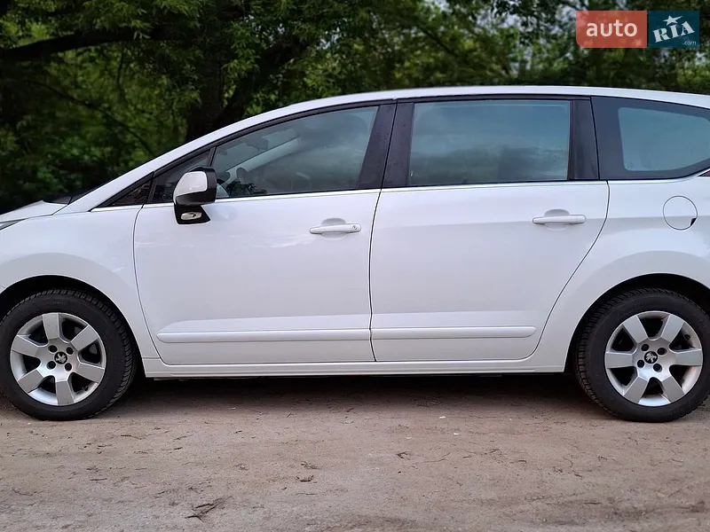 Peugeot 5008 2016