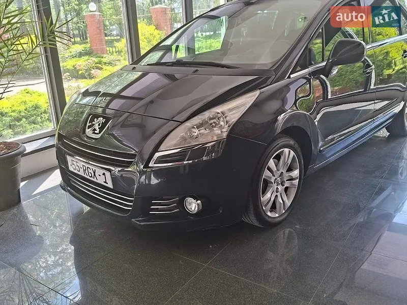 Peugeot 5008 2011