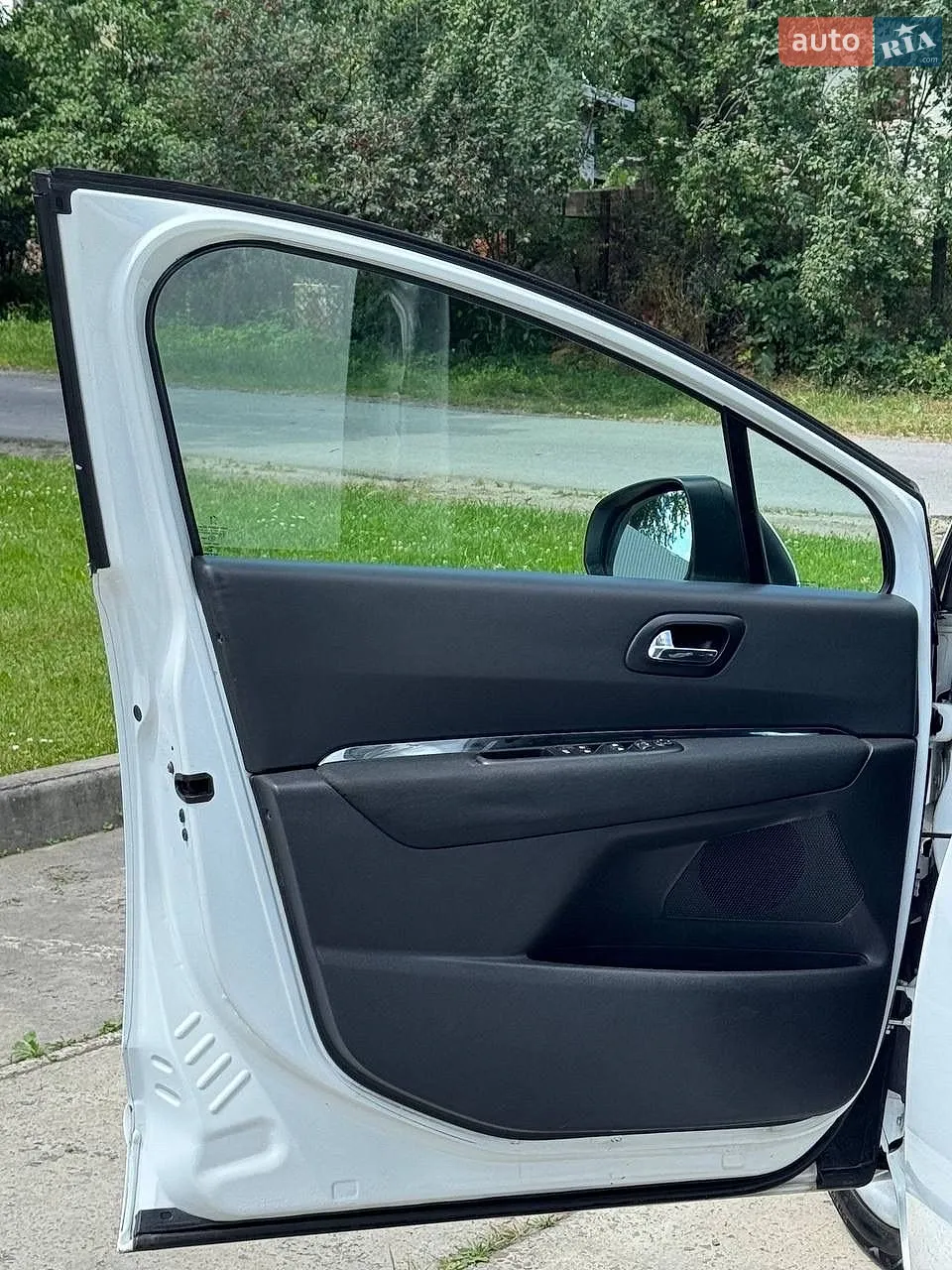 2014 Peugeot 5008 - мініатюра 27