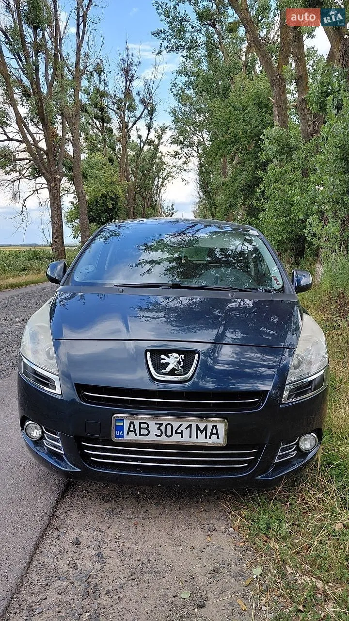 2011 Peugeot 5008 - фото 1