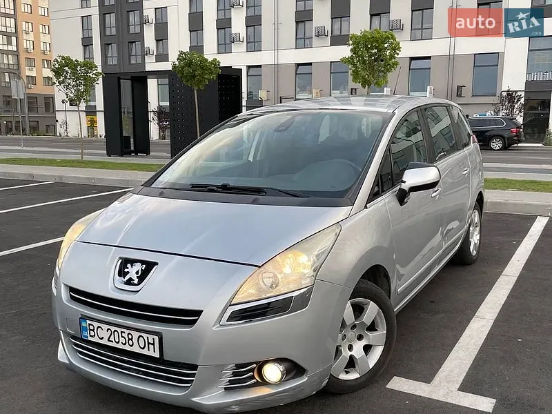Peugeot 5008 2011