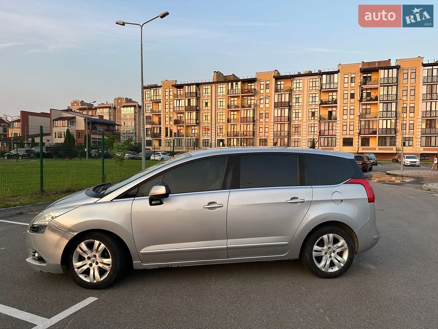 2010 Peugeot 5008 - мініатюра 4