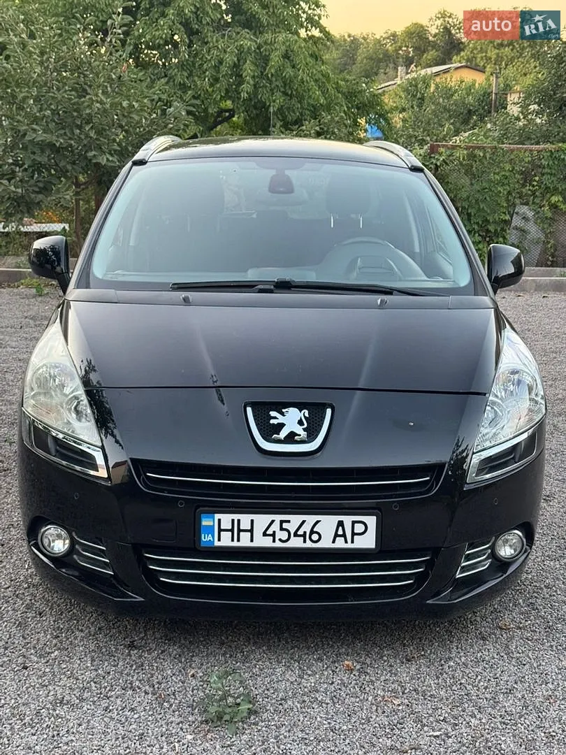 2011 Peugeot 5008 - фото 1