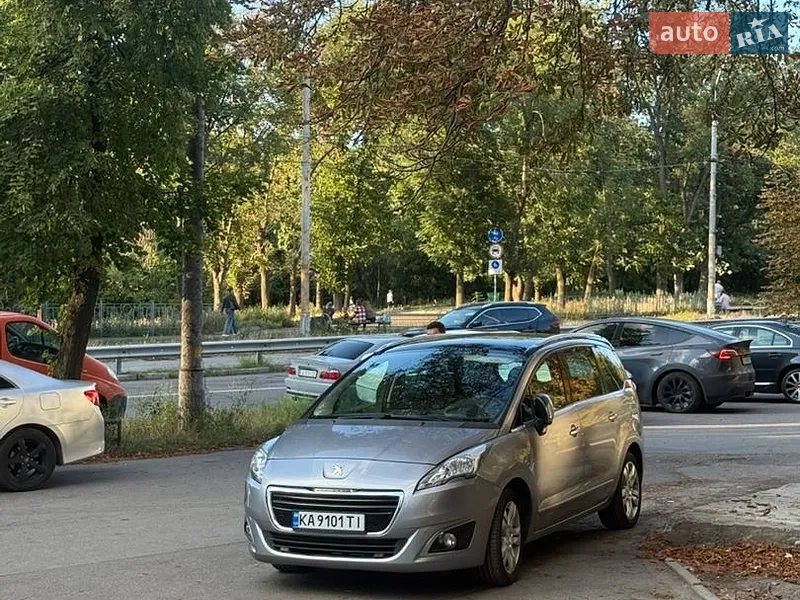 Peugeot 5008