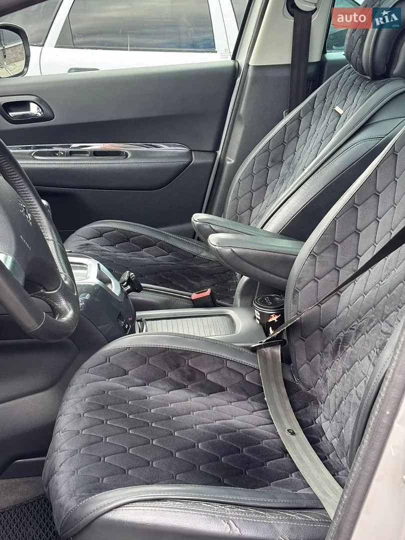 2011 Peugeot 5008 - мініатюра 19