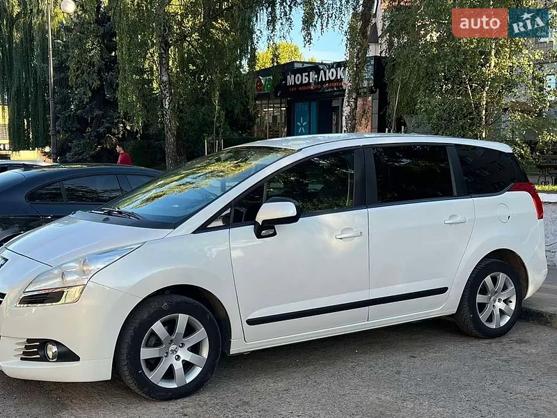 Peugeot 5008