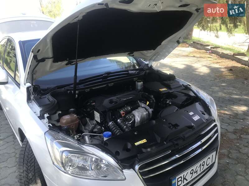 Седан Peugeot 508 2011 в Дубні