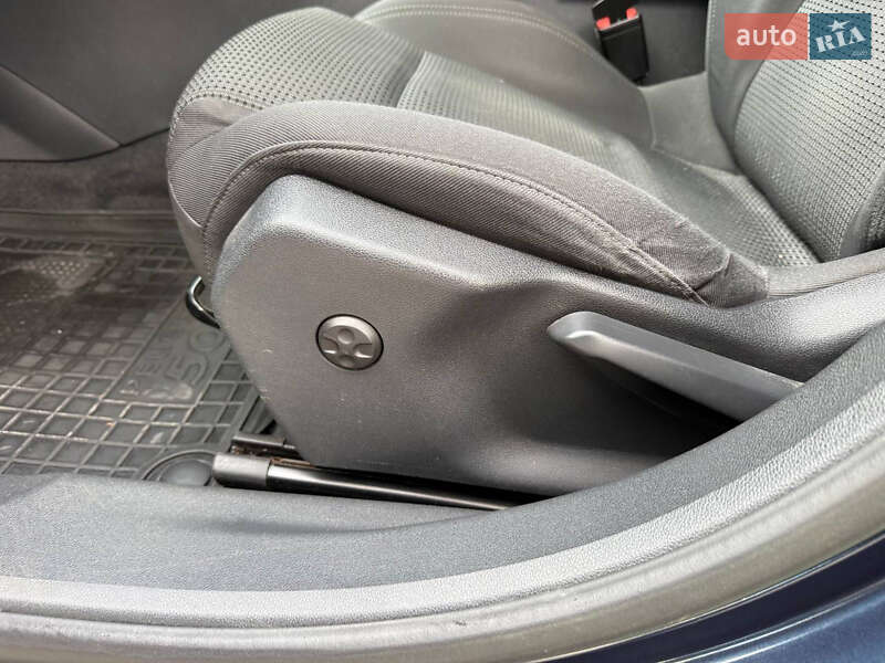 Седан Peugeot 508 2014 в Стрию