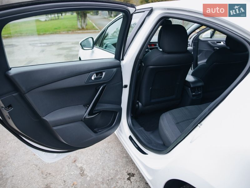 Седан Peugeot 508 2011 в Бучаче