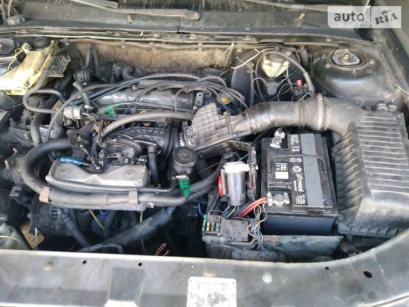 Седан Peugeot 605 1990 в Києві