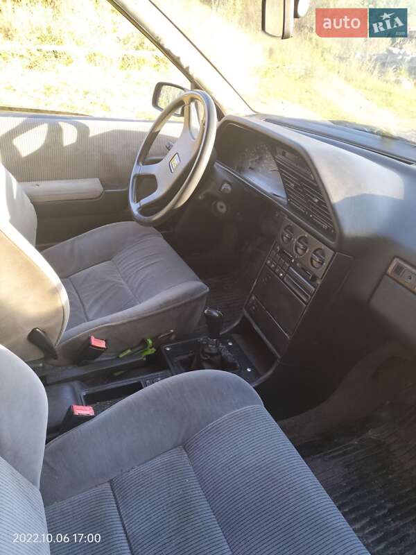 Седан Peugeot 605 1990 в Шепетовке