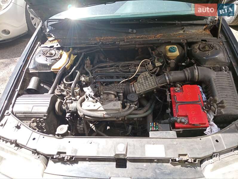 Седан Peugeot 605 1990 в Львове