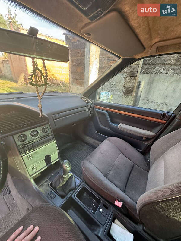 Седан Peugeot 605 1990 в Полтаві