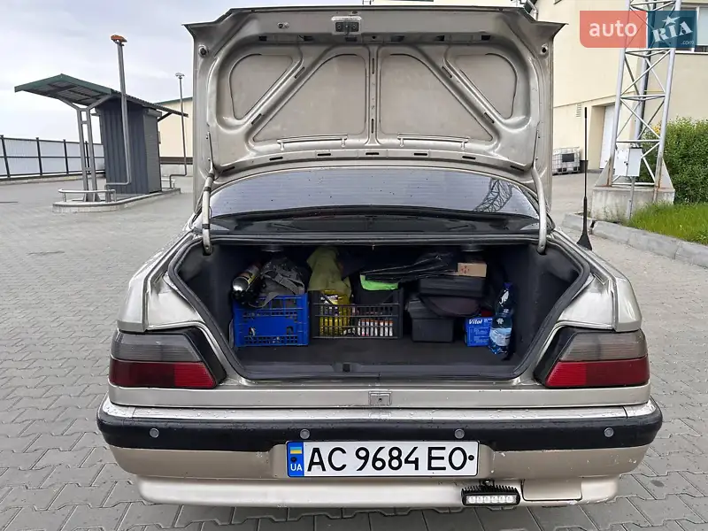 Peugeot 605