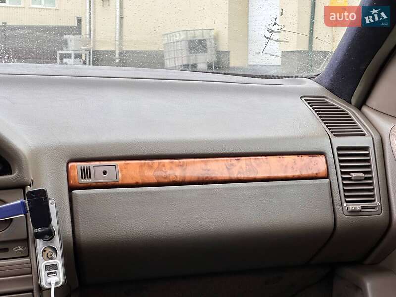 Седан Peugeot 605 1992 в Рожище