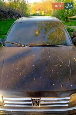 Седан Peugeot 605 1990 в Богуславе