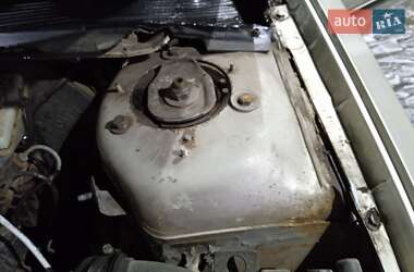 Седан Peugeot 605 1991 в 