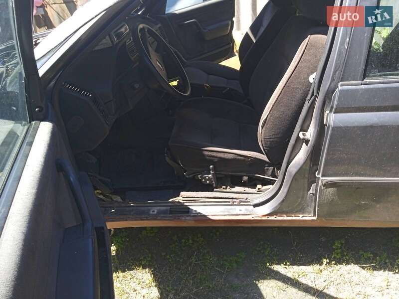 Седан Peugeot 605 1990 в Черкасах