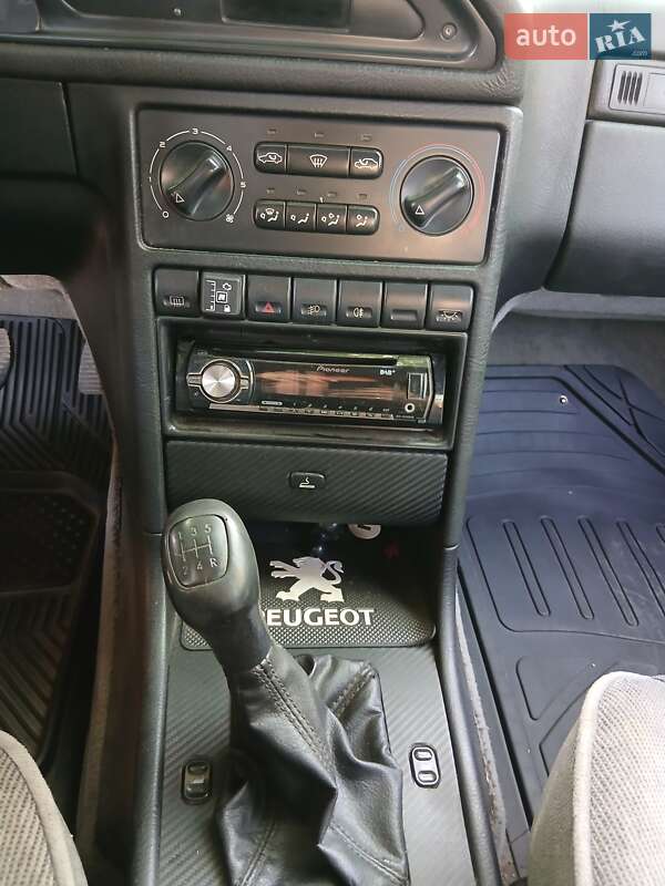 Седан Peugeot 605 1994 в Кривому Розі