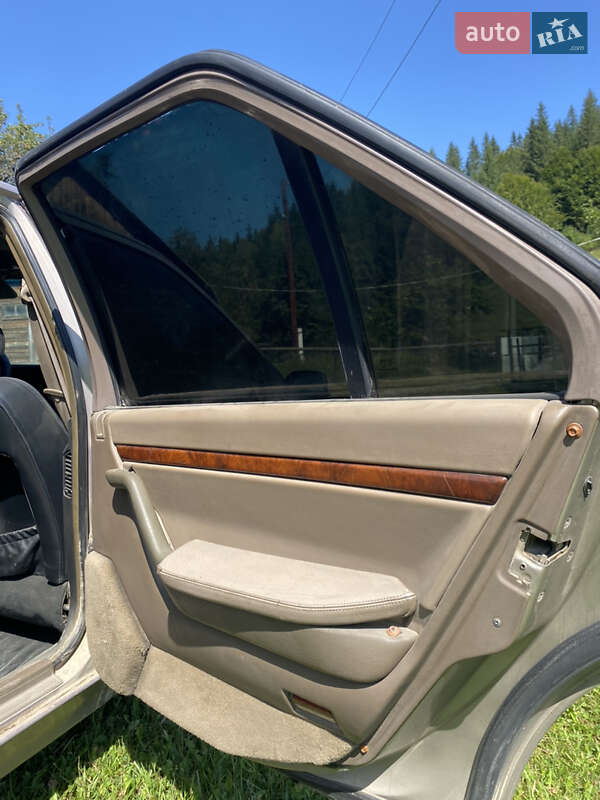 Седан Peugeot 605 1990 в Черновцах