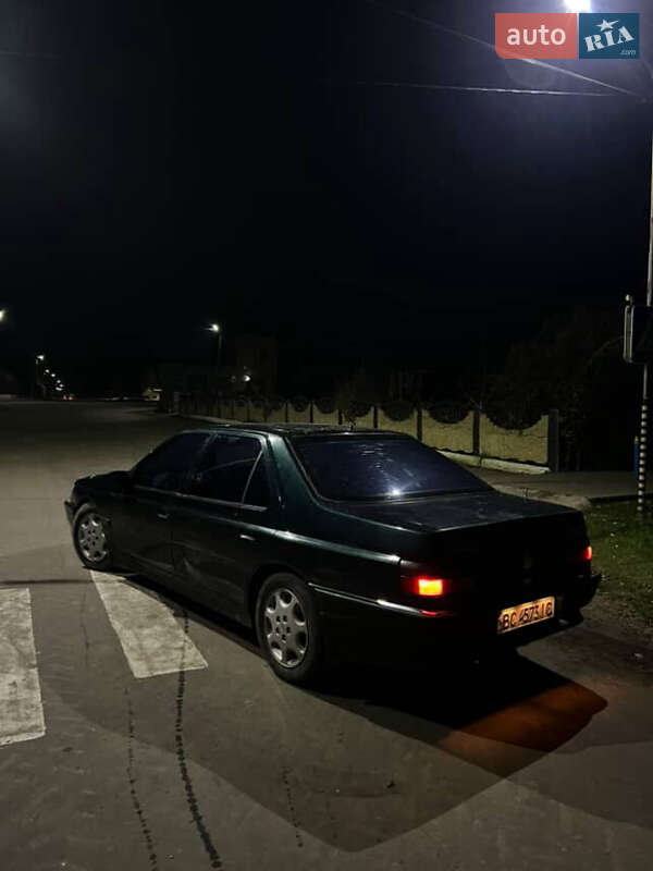Седан Peugeot 605 1996 в Млиніві