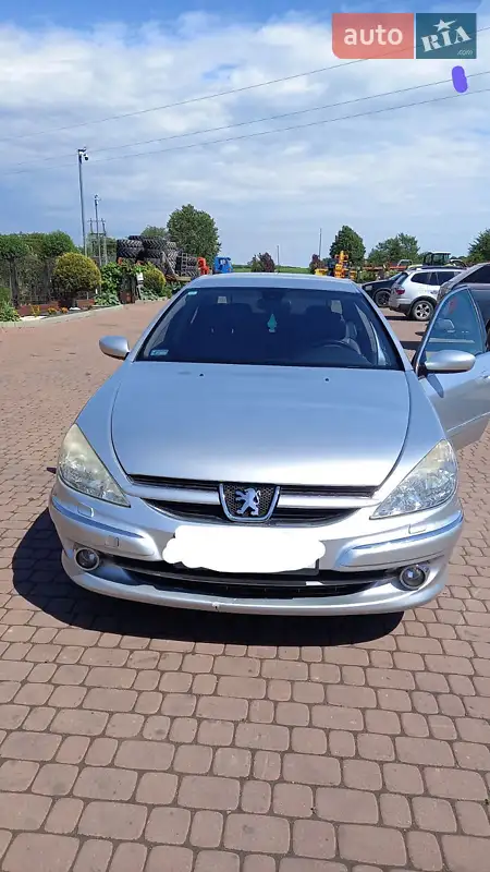 Peugeot 607
