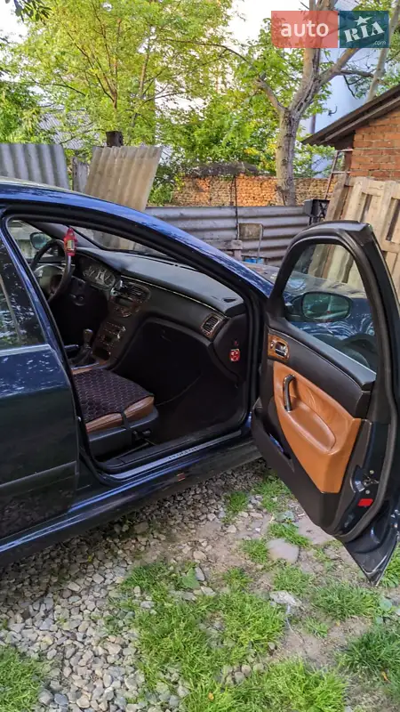 Peugeot 607 2001