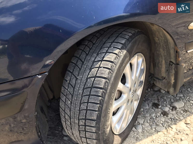Седан Peugeot 607 2002 в Отинії