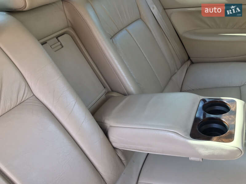 Седан Peugeot 607 2002 в Отинії