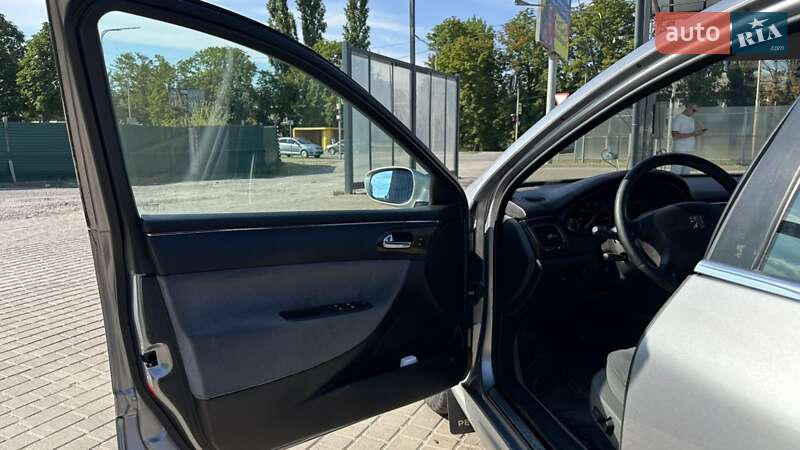 Седан Peugeot 607 2001 в Павлограді