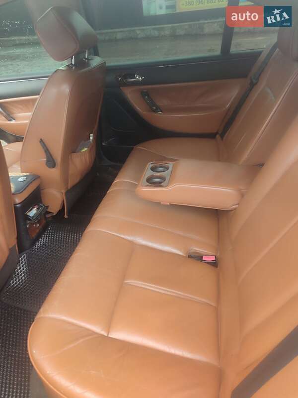 Седан Peugeot 607 2001 в Путилі