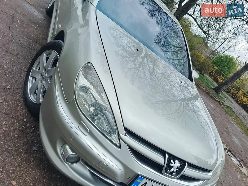 Peugeot 607