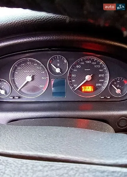 Peugeot 607